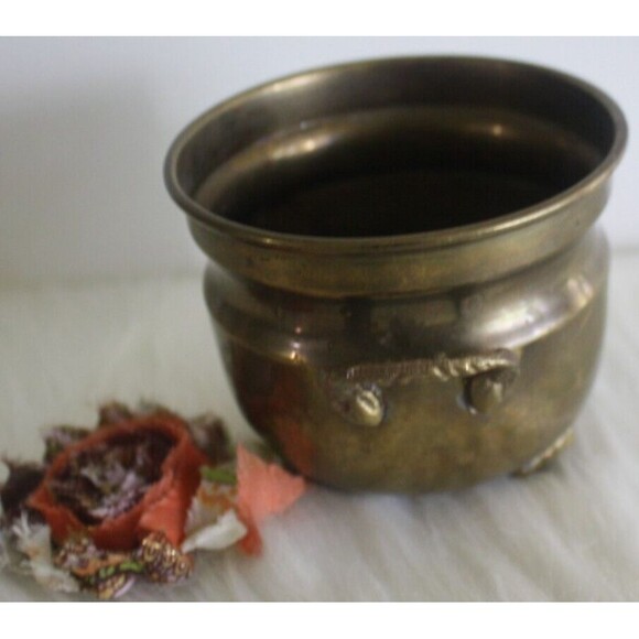 Vintage Brass Cauldron Pot 3 Footed Planter Ornate Feet Handles 4” Diameter - Picture 2 of 7